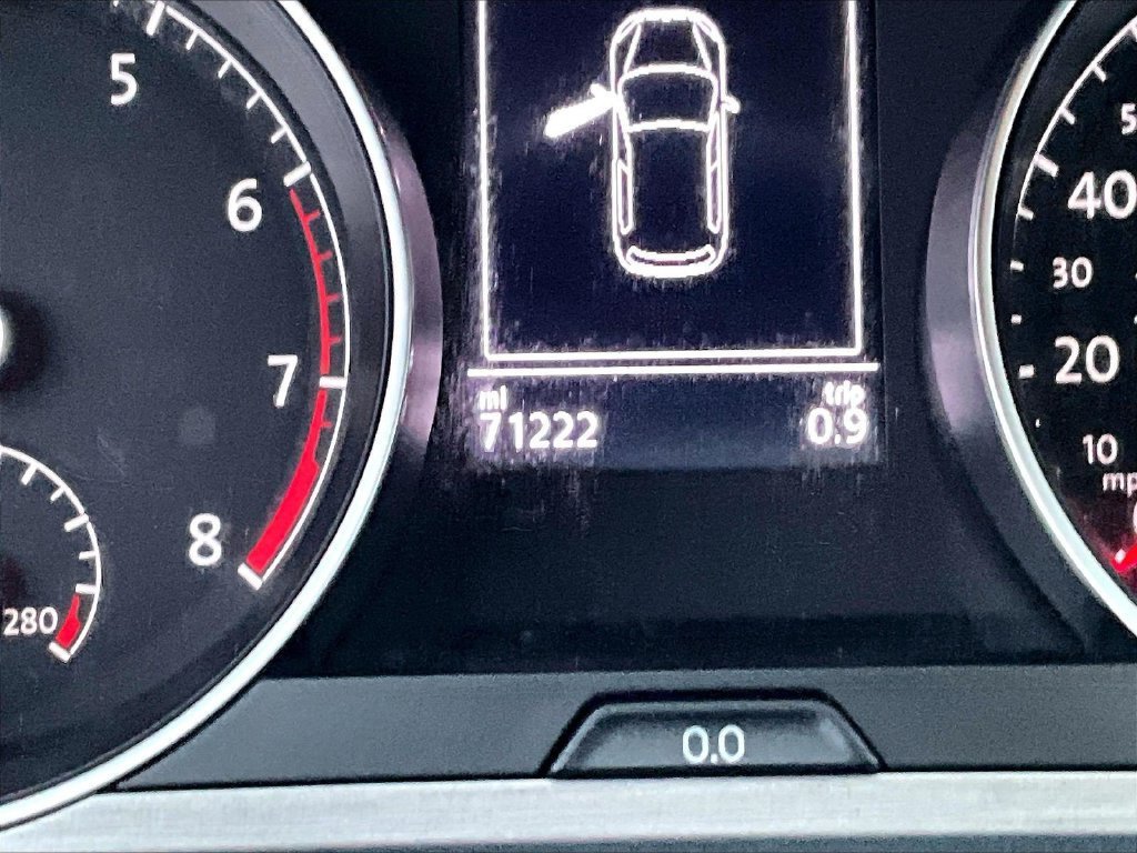 Used 2017 Volkswagen Golf S FWD image 25