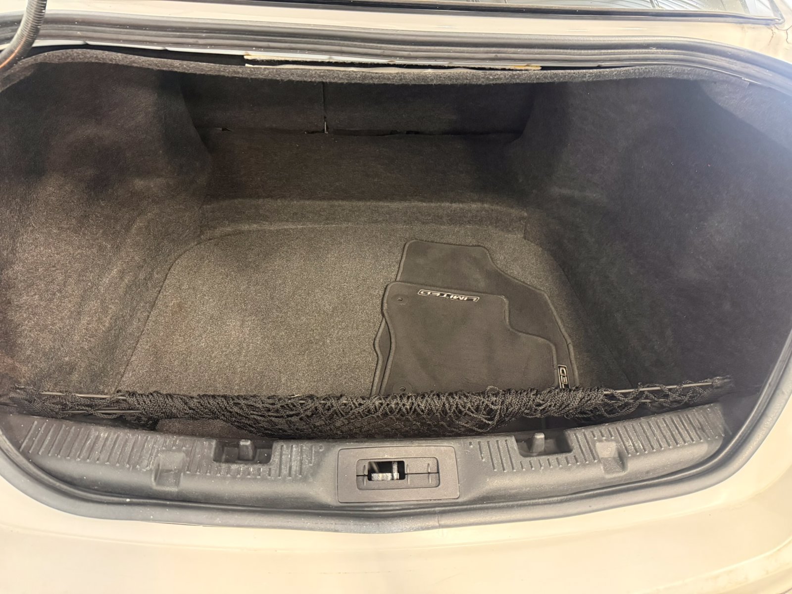 Used 2013 Ford Taurus Limited FWD image 26