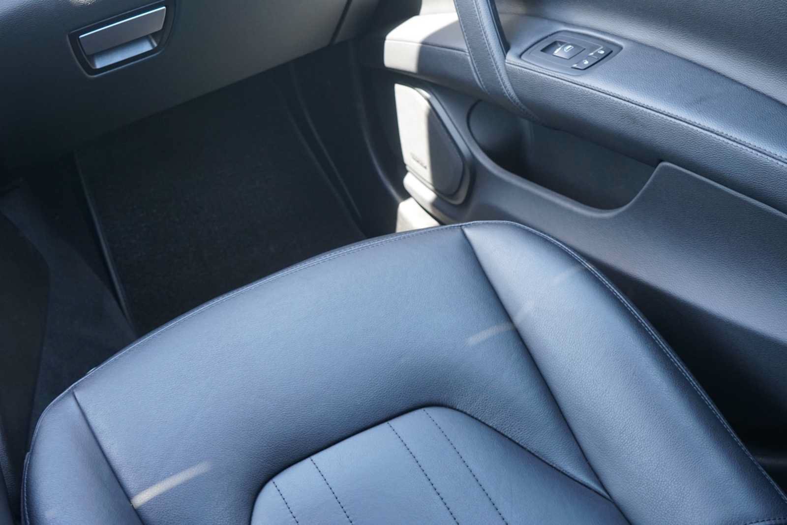 Used 2019 Maserati Ghibli S Q4 AWD/4WD image 24