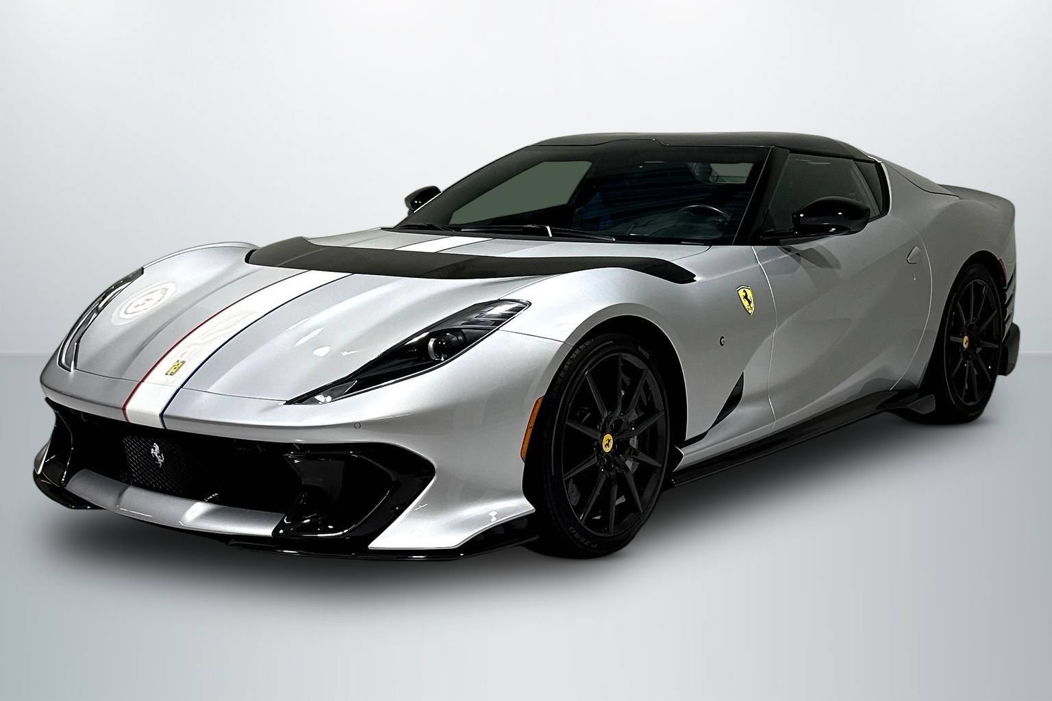 Used 2023 Ferrari 812 Competizione A RWD image 3