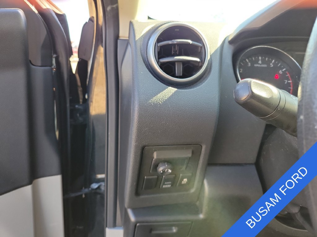 Used 2013 Nissan Rogue SV AWD/4WD image 17