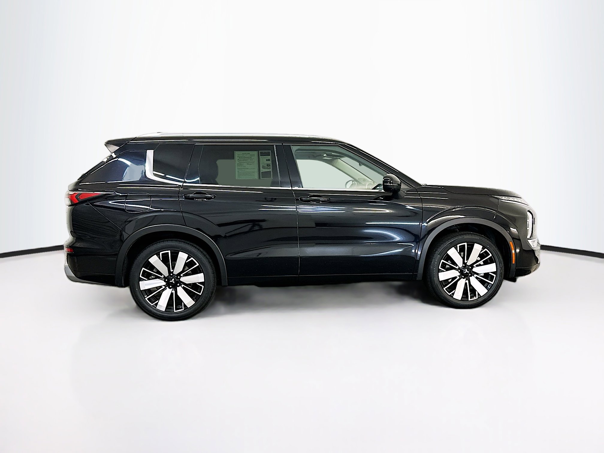 Used 2025 Mitsubishi Outlander SEL AWD/4WD image 10