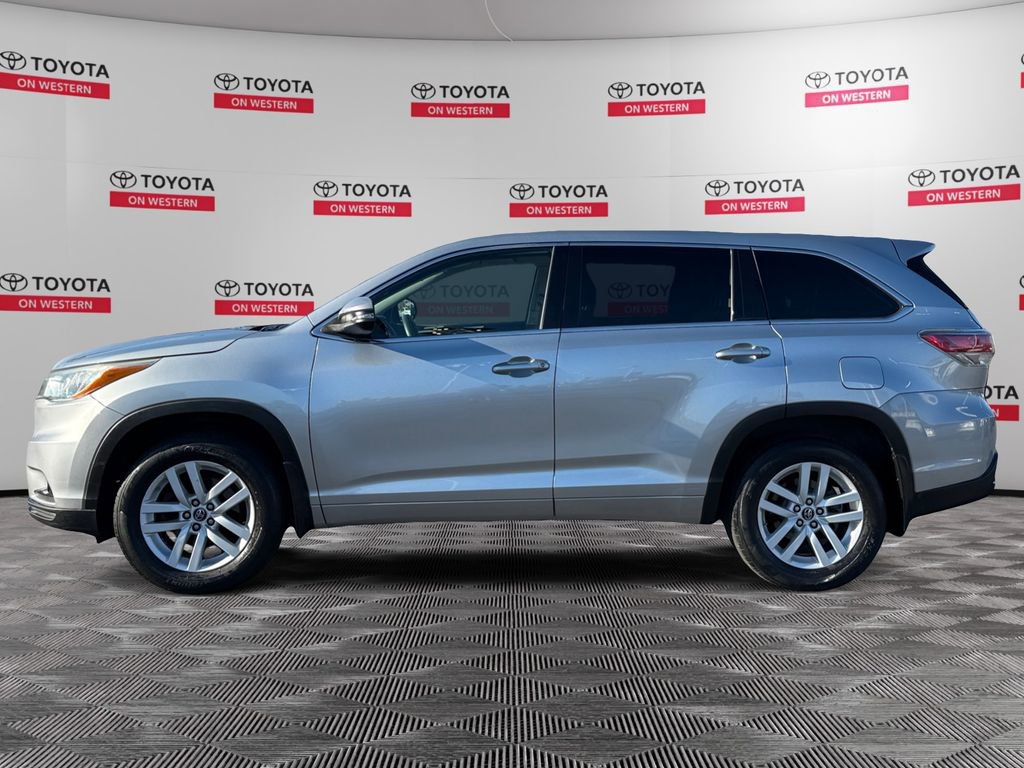Certified 2016 Toyota Highlander LE image 6