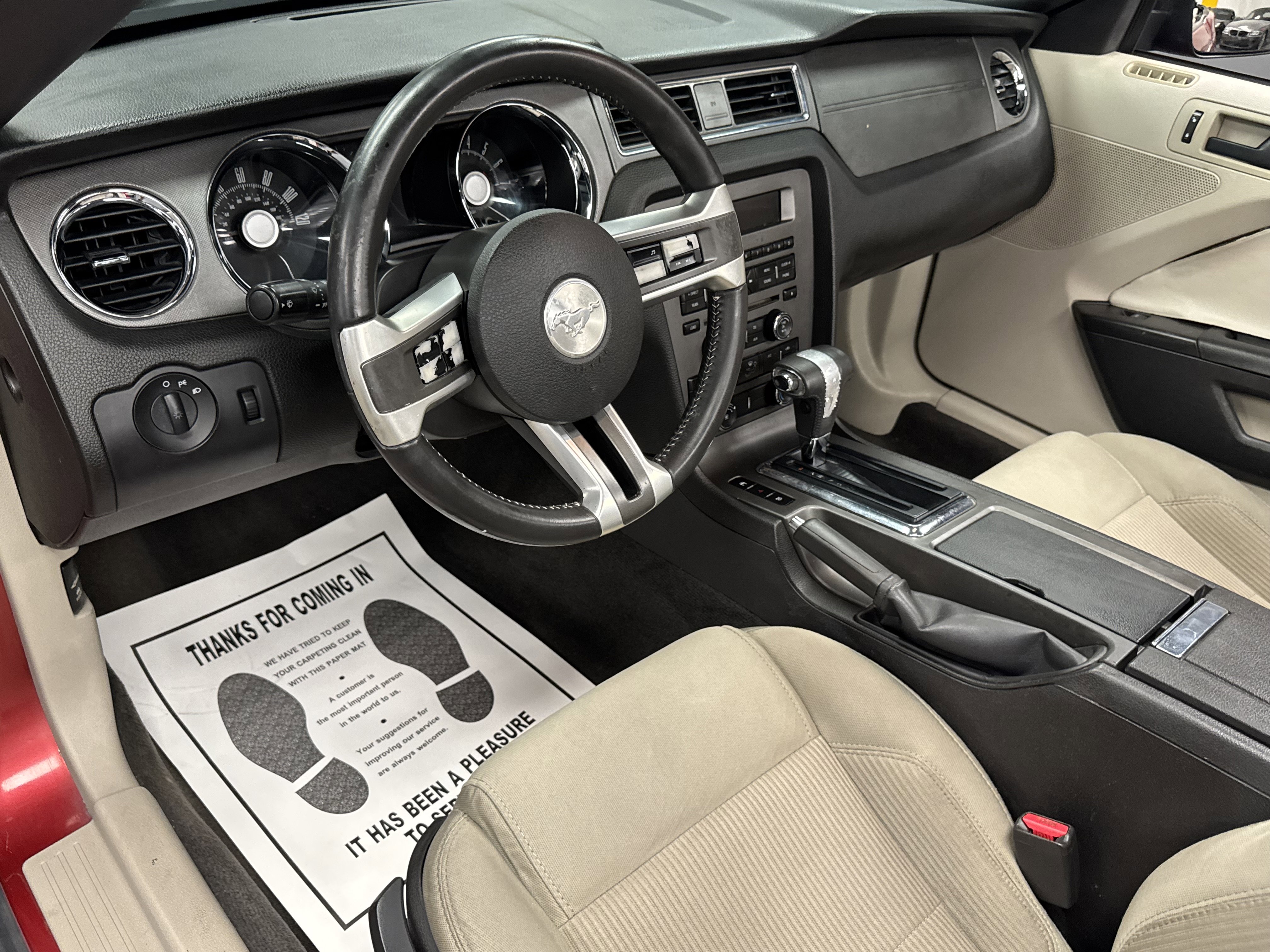 Used 2010 Ford Mustang Convertible image 16