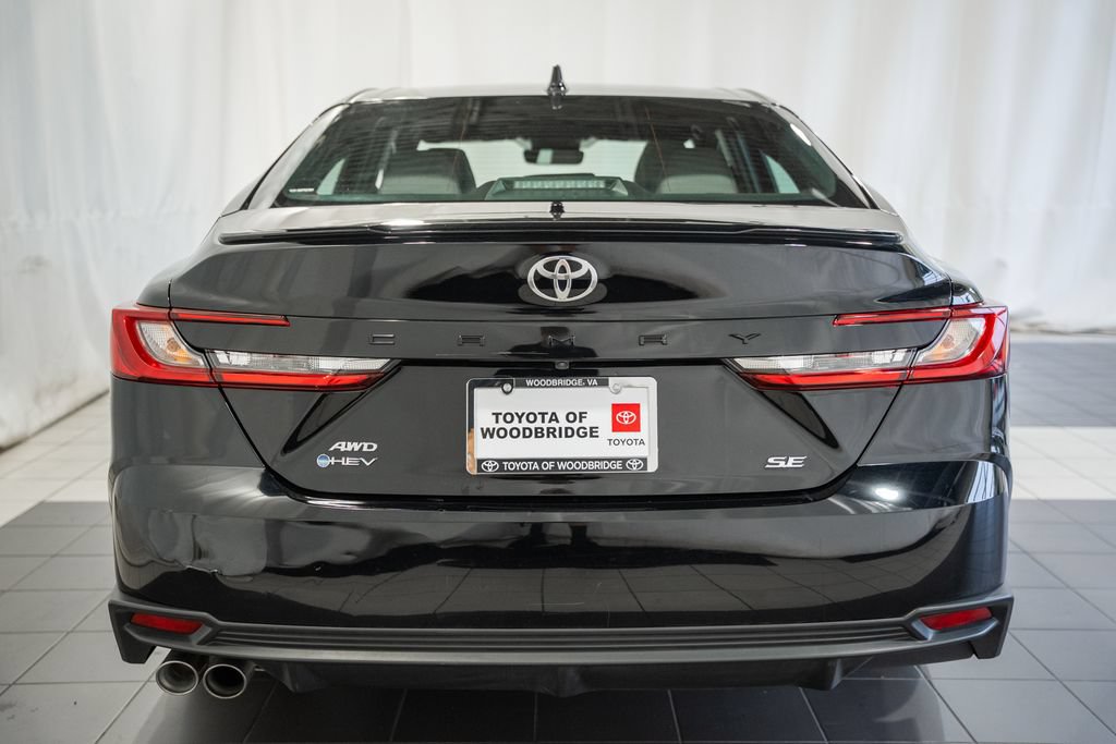 Used 2025 Toyota Camry SE AWD/4WD image 5