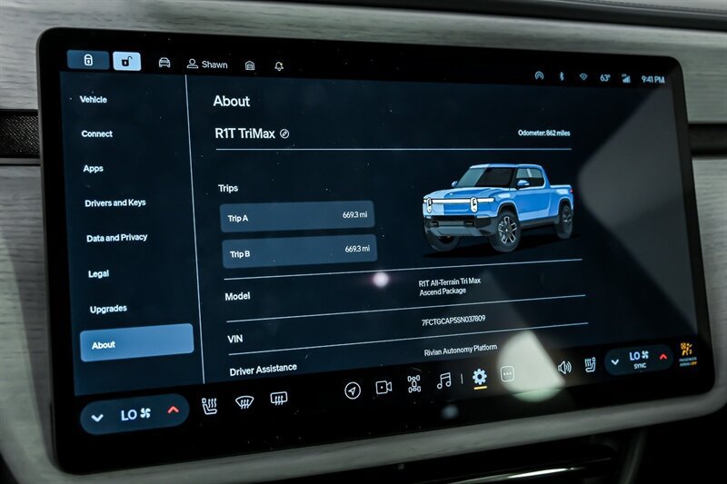 Used 2025 Rivian R1T Premium AWD/4WD image 35