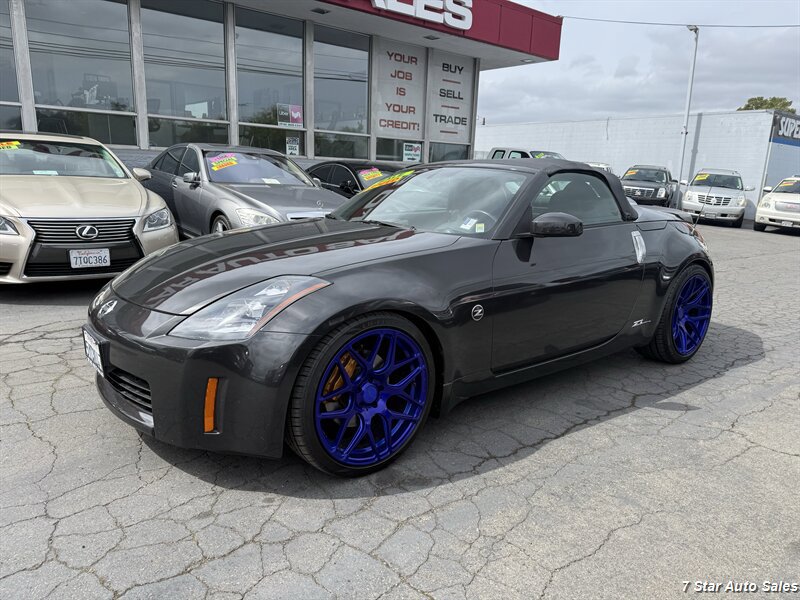 Used 2005 Nissan 350Z Grand Touring RWD image 3