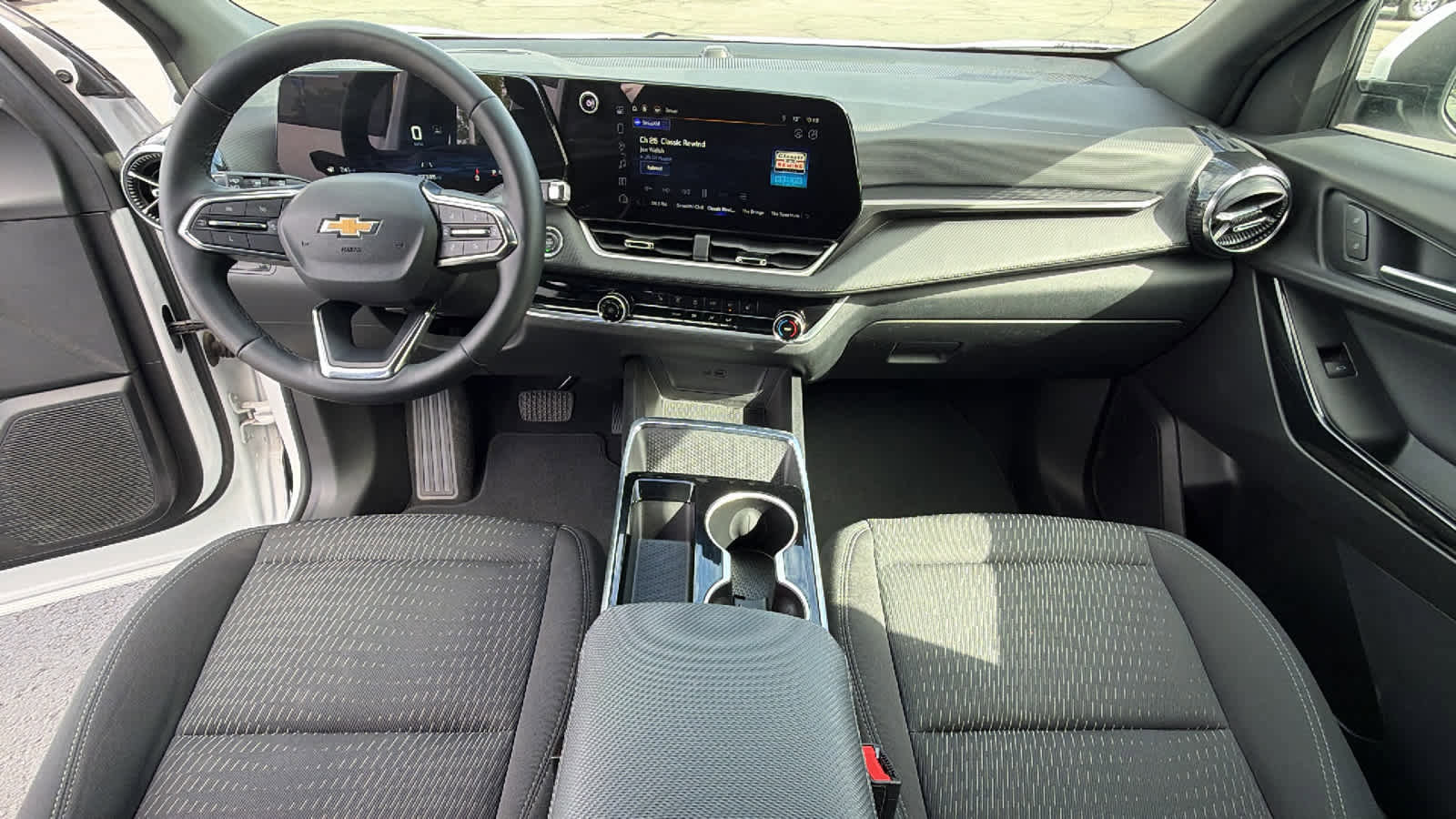 Used 2025 Chevrolet Equinox LT image 26