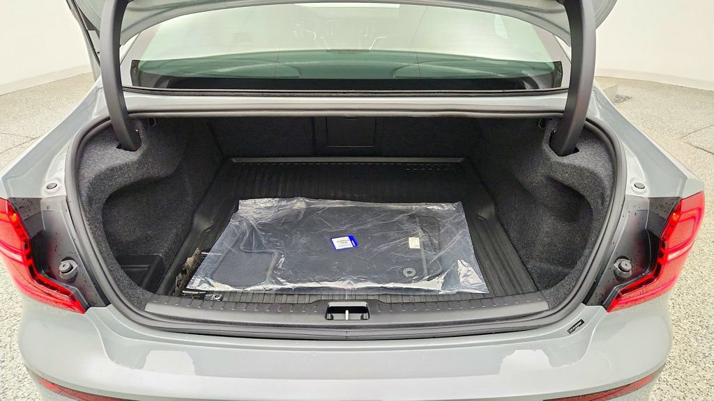 Used 2024 Volvo S60 B5 Plus w/ Climate Package FWD image 21