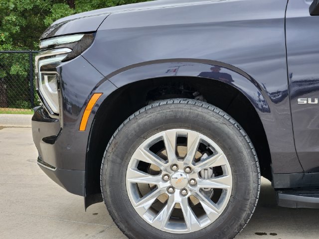 Used 2025 Chevrolet Suburban Premier AWD/4WD image 10
