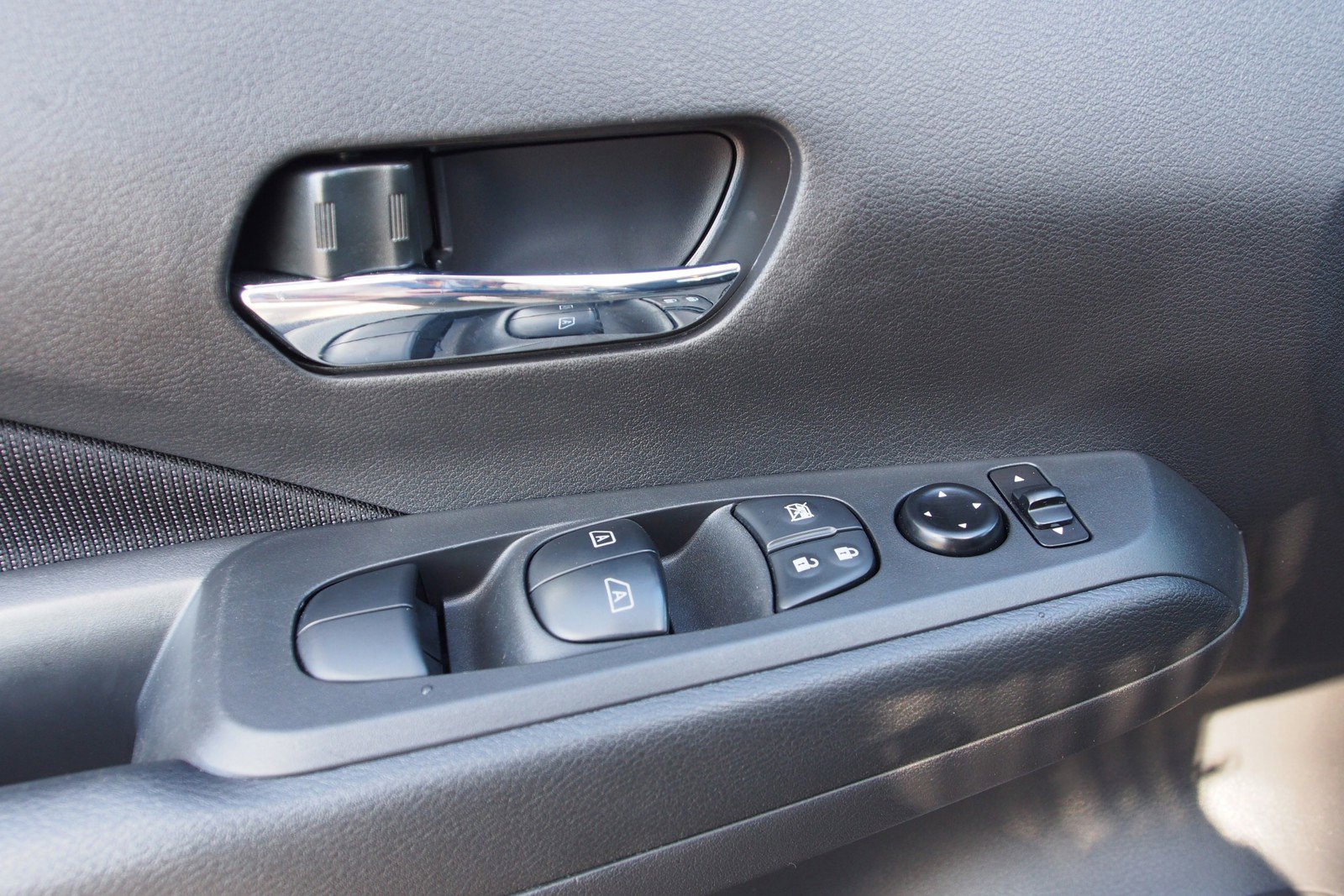 Used 2023 Nissan Kicks SV image 19