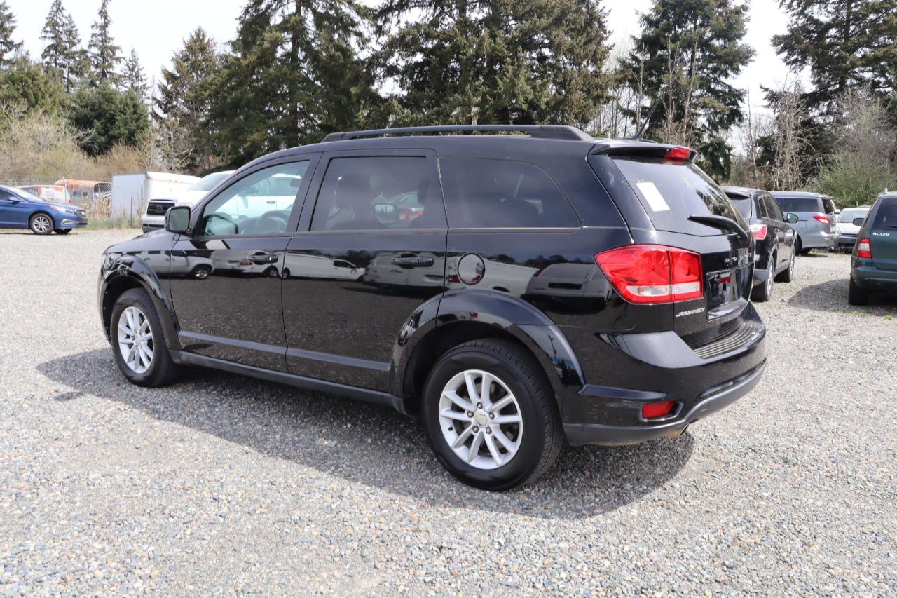 Used 2015 Dodge Journey SXT w/ Flexible Seating Group FWD image 2