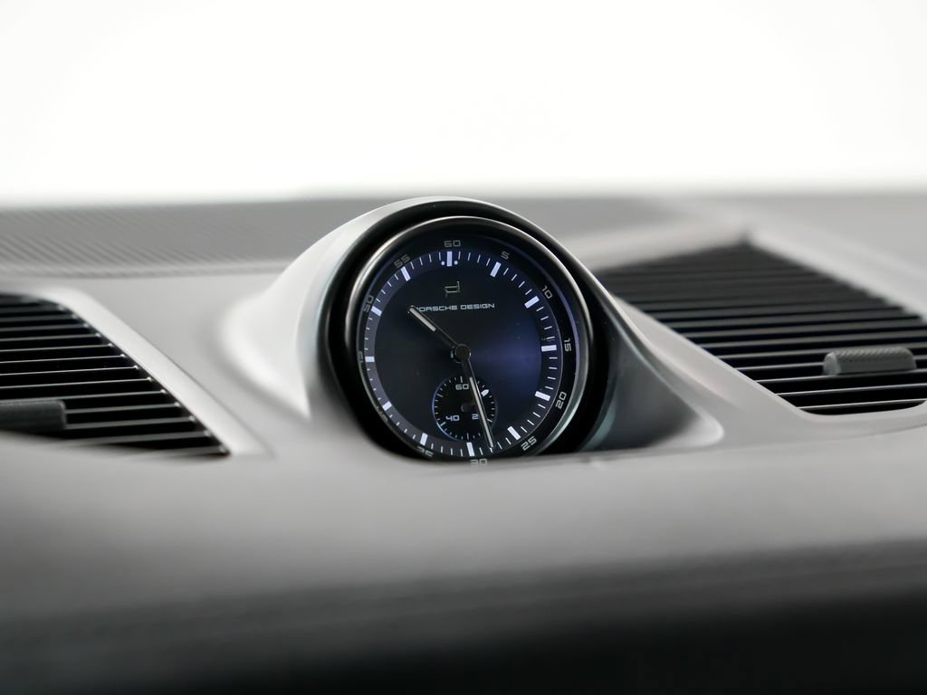 Used 2024 Porsche Cayenne AWD/4WD image 29