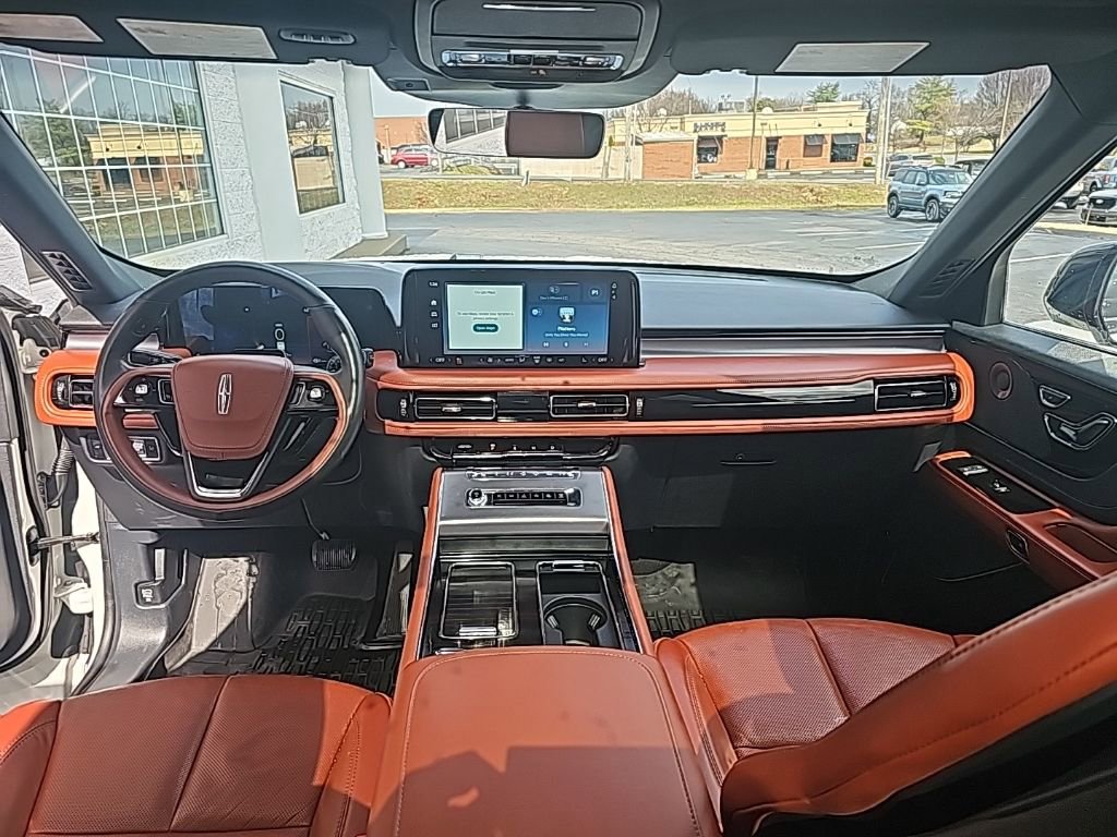 Used 2025 Lincoln Aviator Reserve w/ Jet Appearance Package image 13