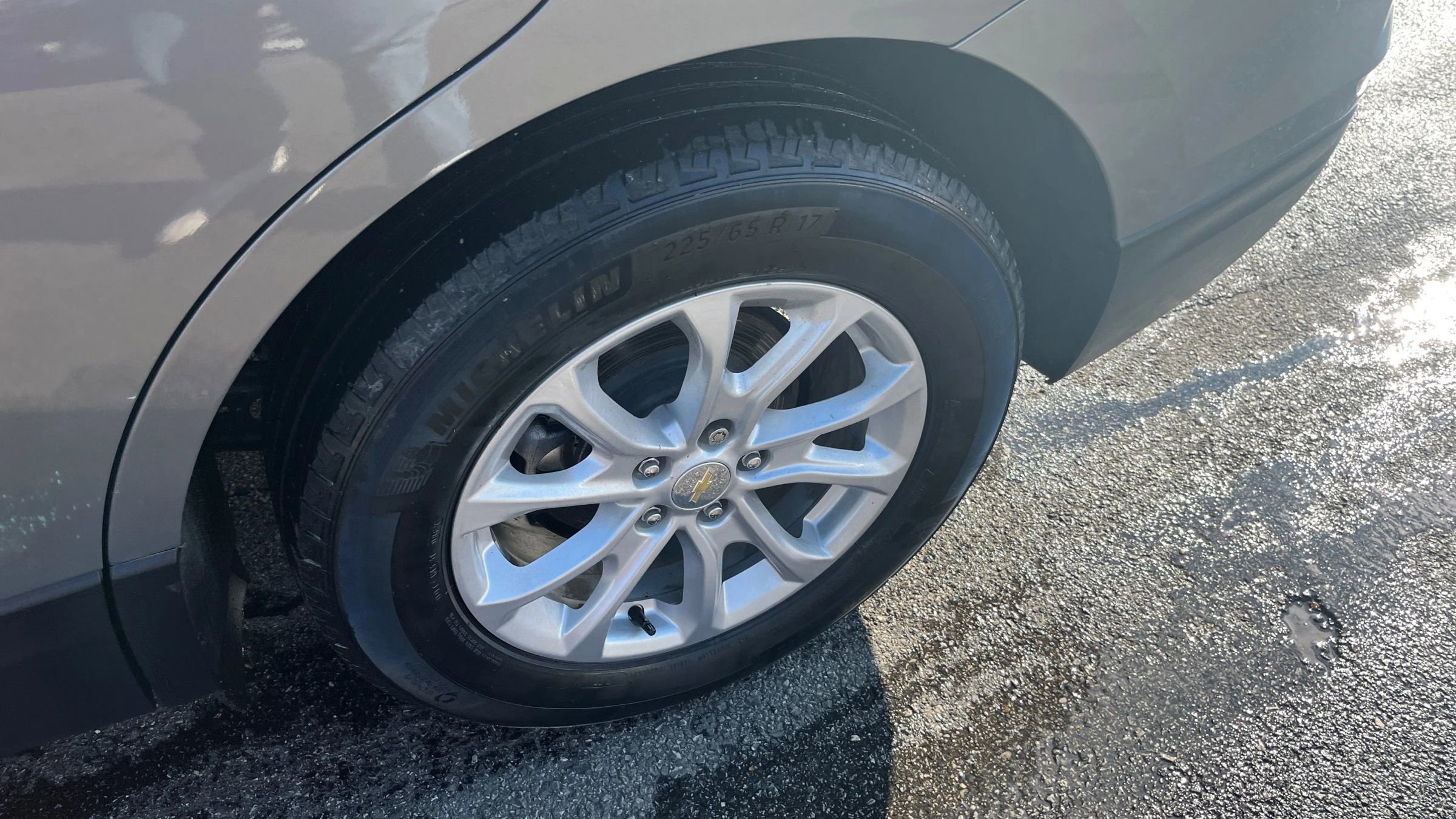 Used 2019 Chevrolet Equinox LT FWD image 14