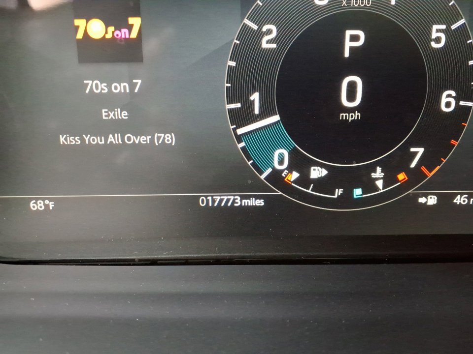 Certified 2024 Land Rover Discovery Dynamic SE image 26