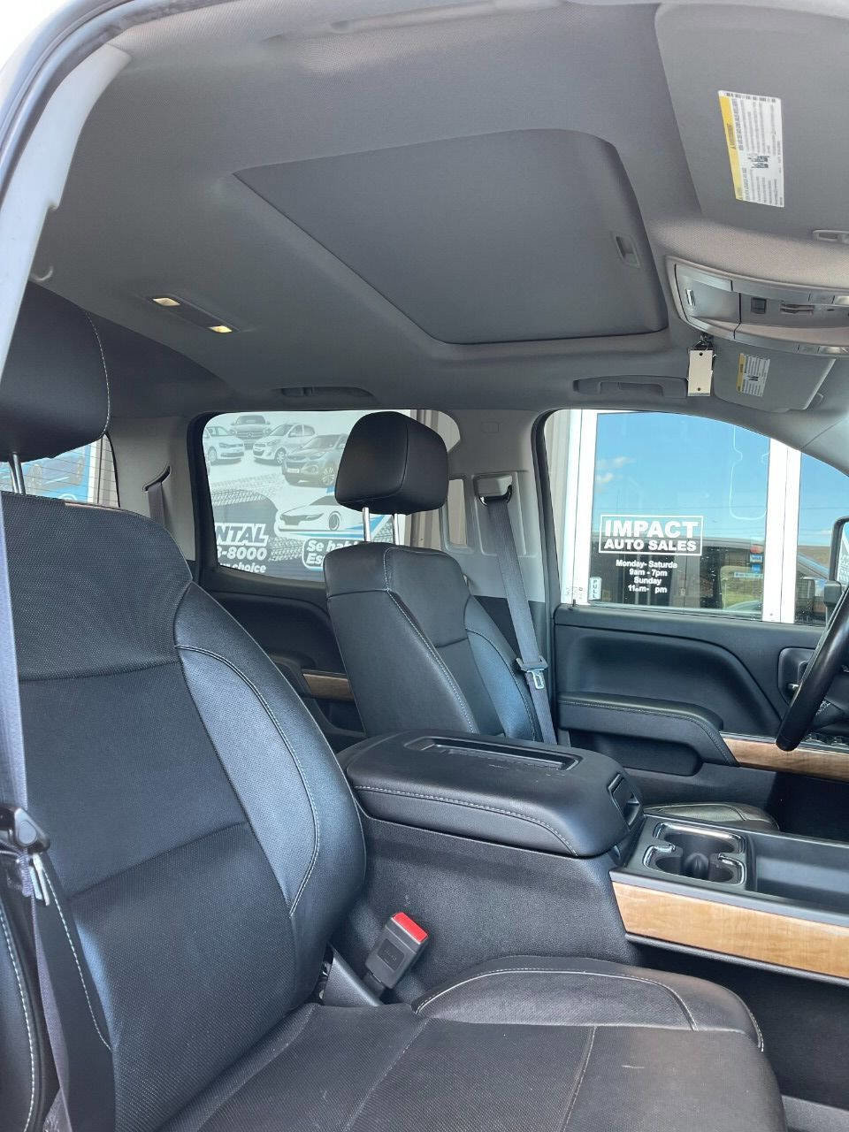 Used 2017 Chevrolet Silverado 1500 LTZ image 2