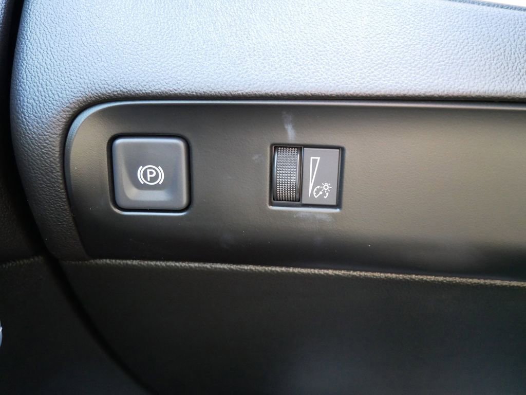 Used 2023 Buick Enclave Essence AWD/4WD image 31