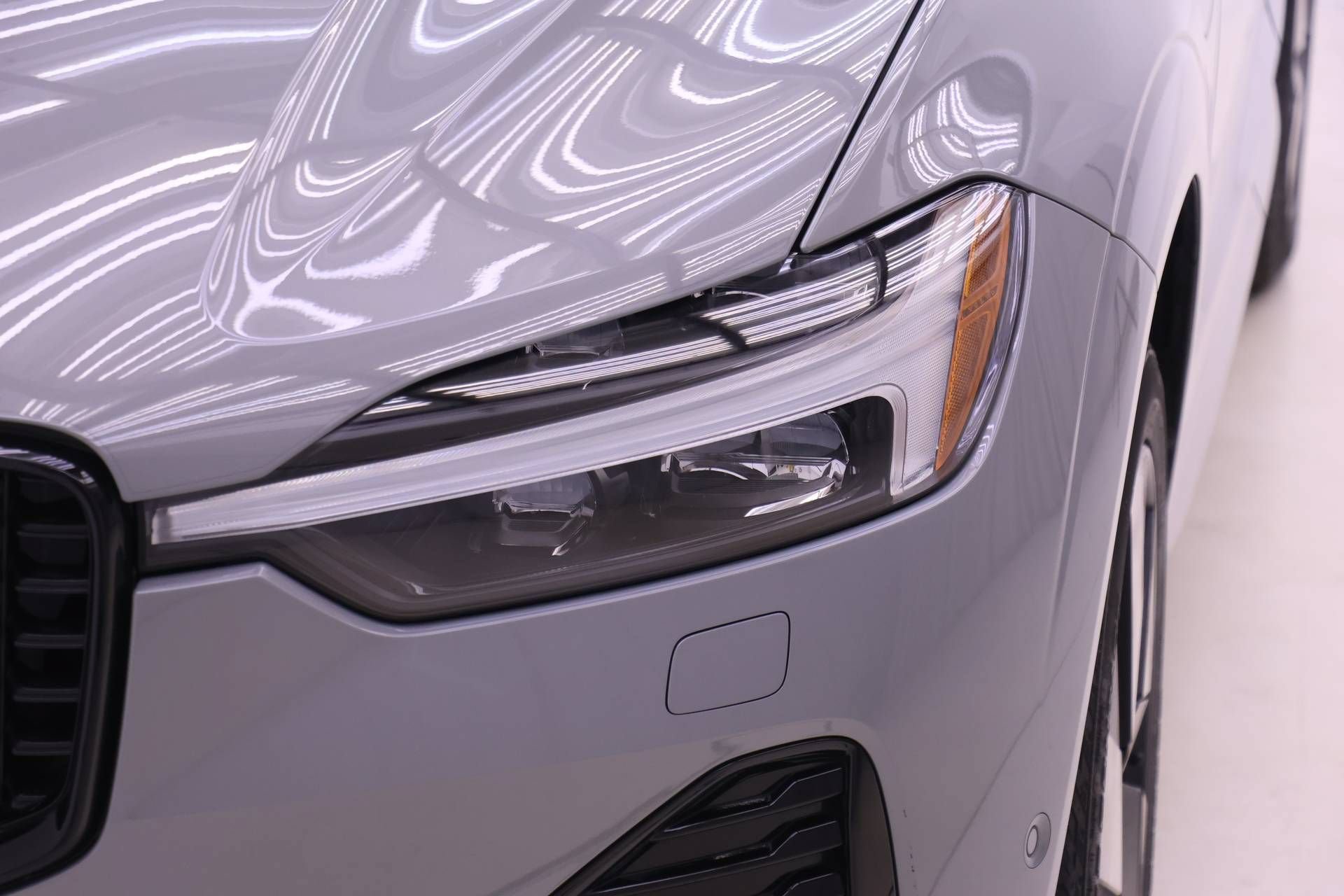 Certified 2024 Volvo XC60 T8 Plus w/ Climate Package AWD/4WD image 25