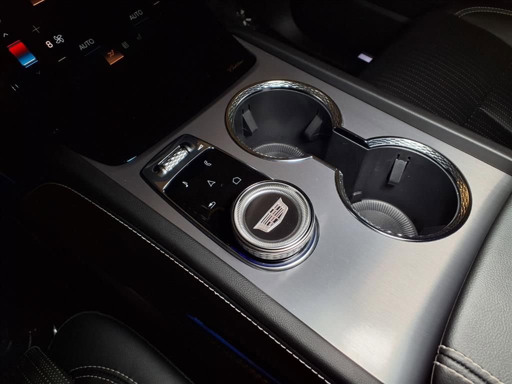 Used 2026 Cadillac Vistiq Sport image 6