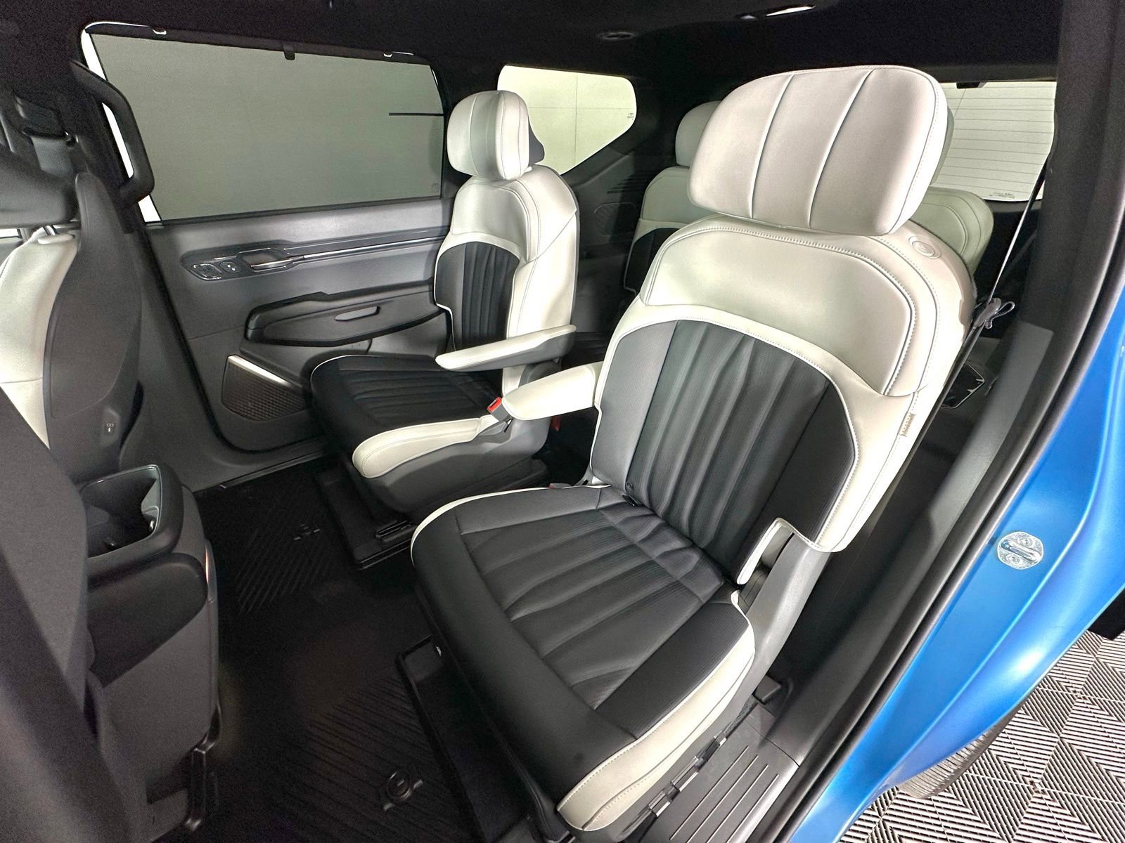 Used 2024 Kia EV9 GT-Line image 38