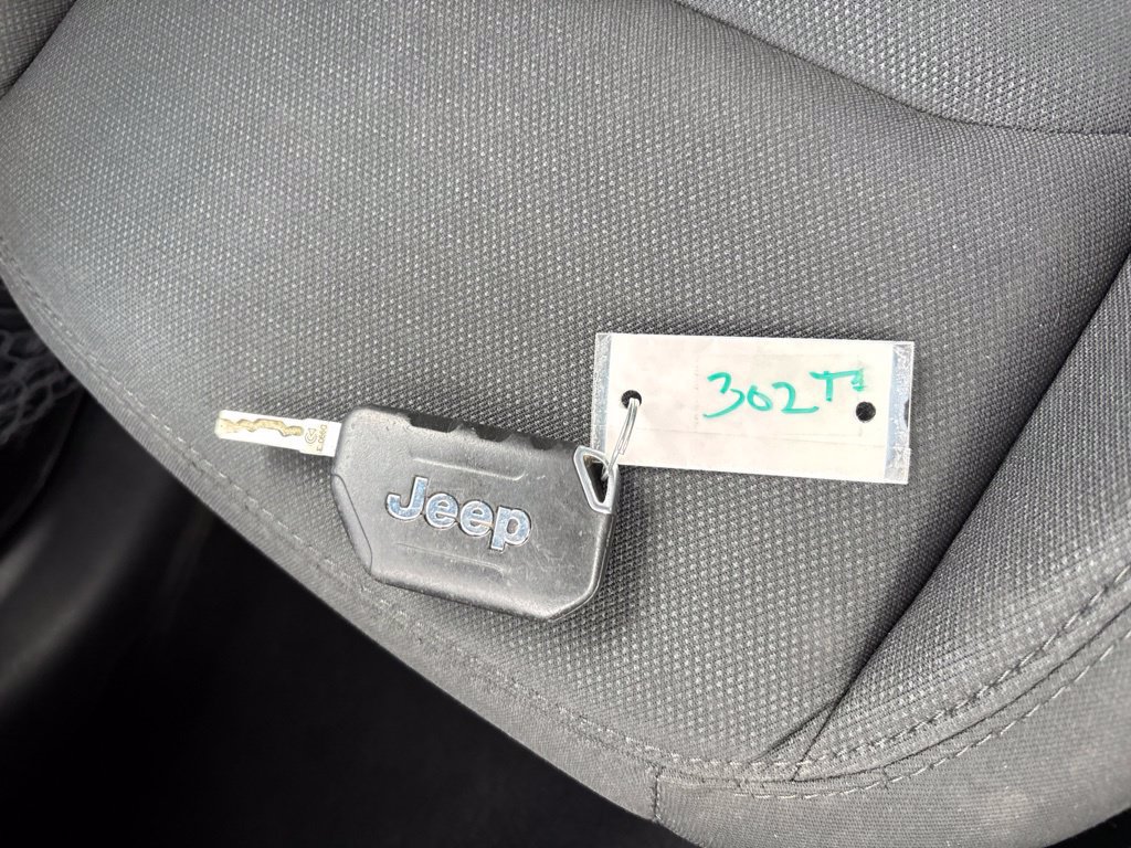 Used 2019 Jeep Wrangler Sport AWD/4WD image 23