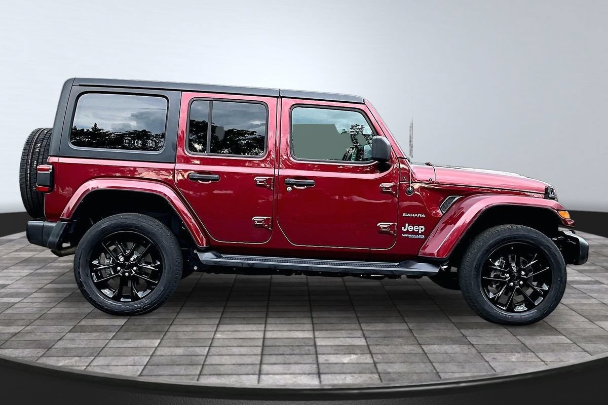 Used 2021 Jeep Wrangler Unlimited Sahara w/ Cold Weather Group AWD/4WD image 8