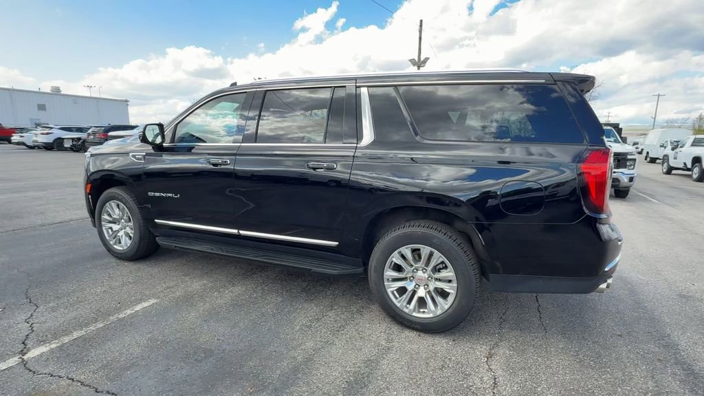 Used 2024 GMC Yukon XL Denali AWD/4WD image 6