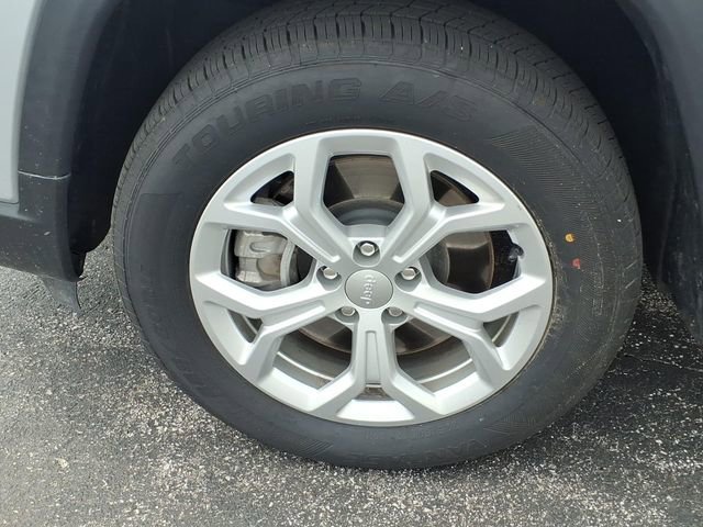 Used 2024 Jeep Compass Latitude image 18