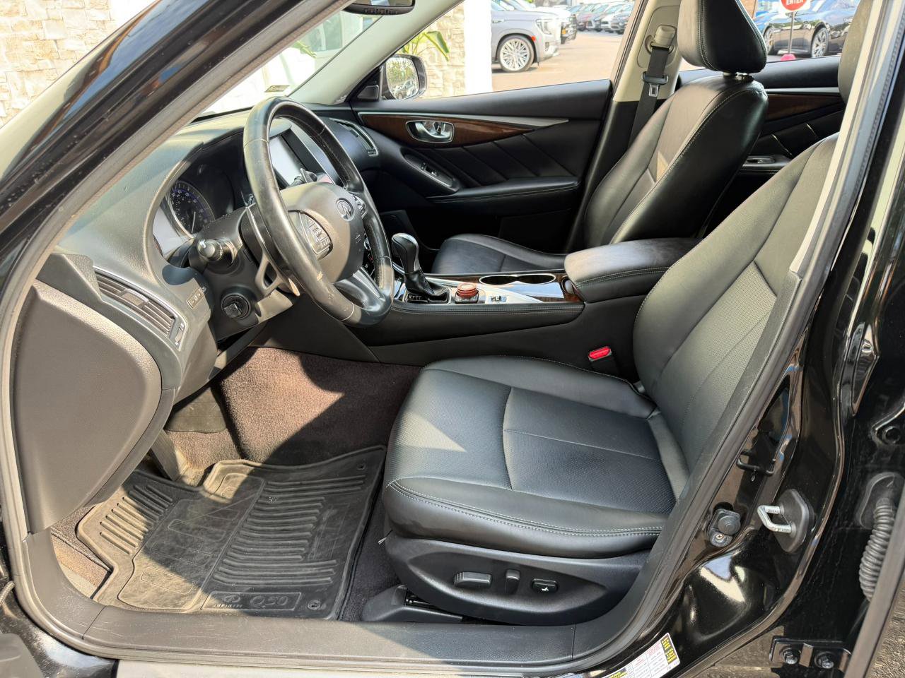 Used 2014 INFINITI Q50 Premium w/ Technology Package RWD image 23