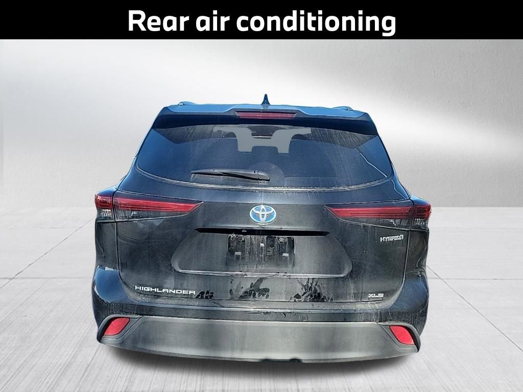 Used 2021 Toyota Highlander XLE image 6