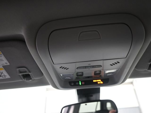 Used 2023 GMC Terrain SLT w/ Infotainment Package II image 12