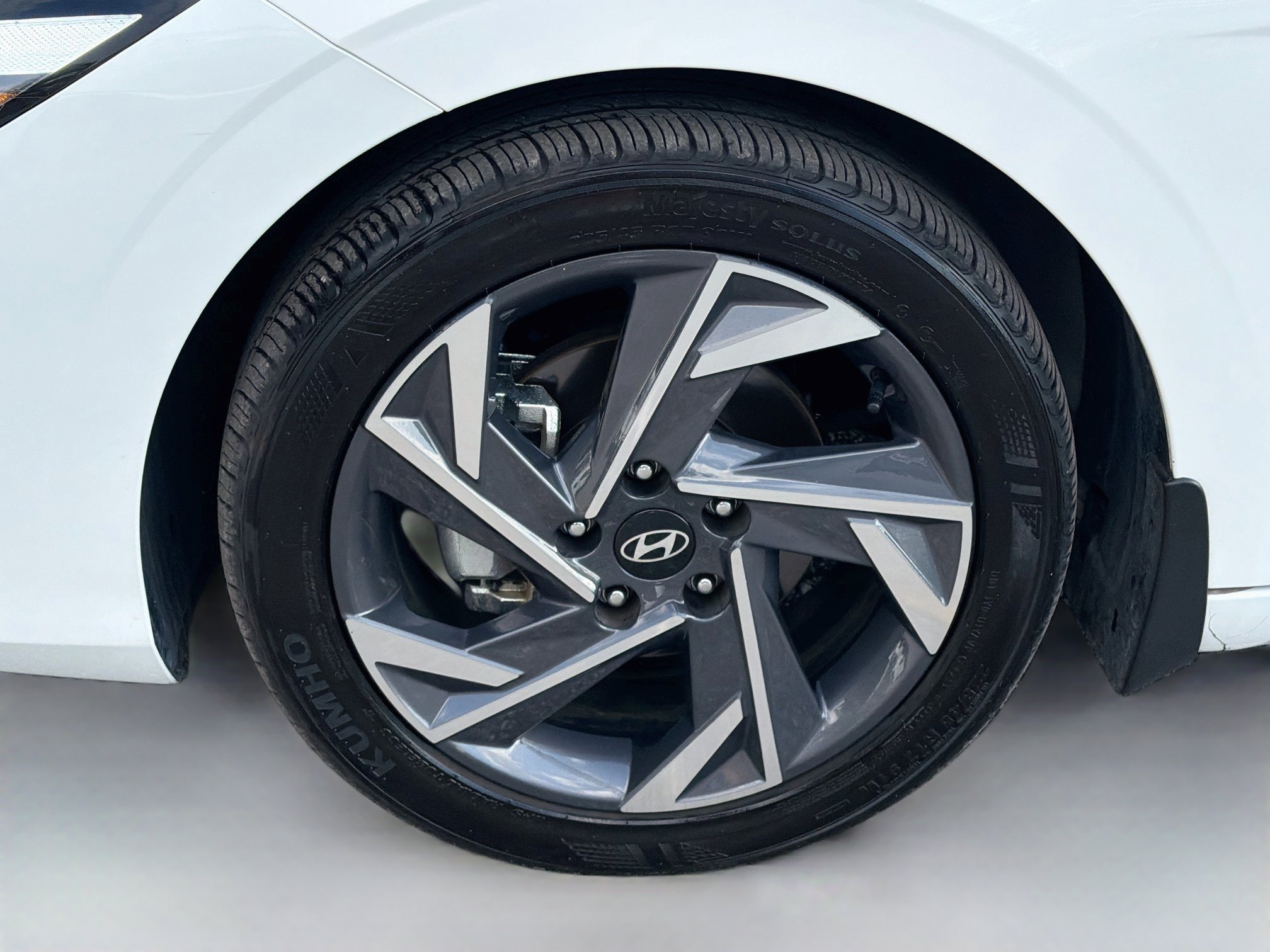 Used 2025 Hyundai Elantra Sport FWD image 38