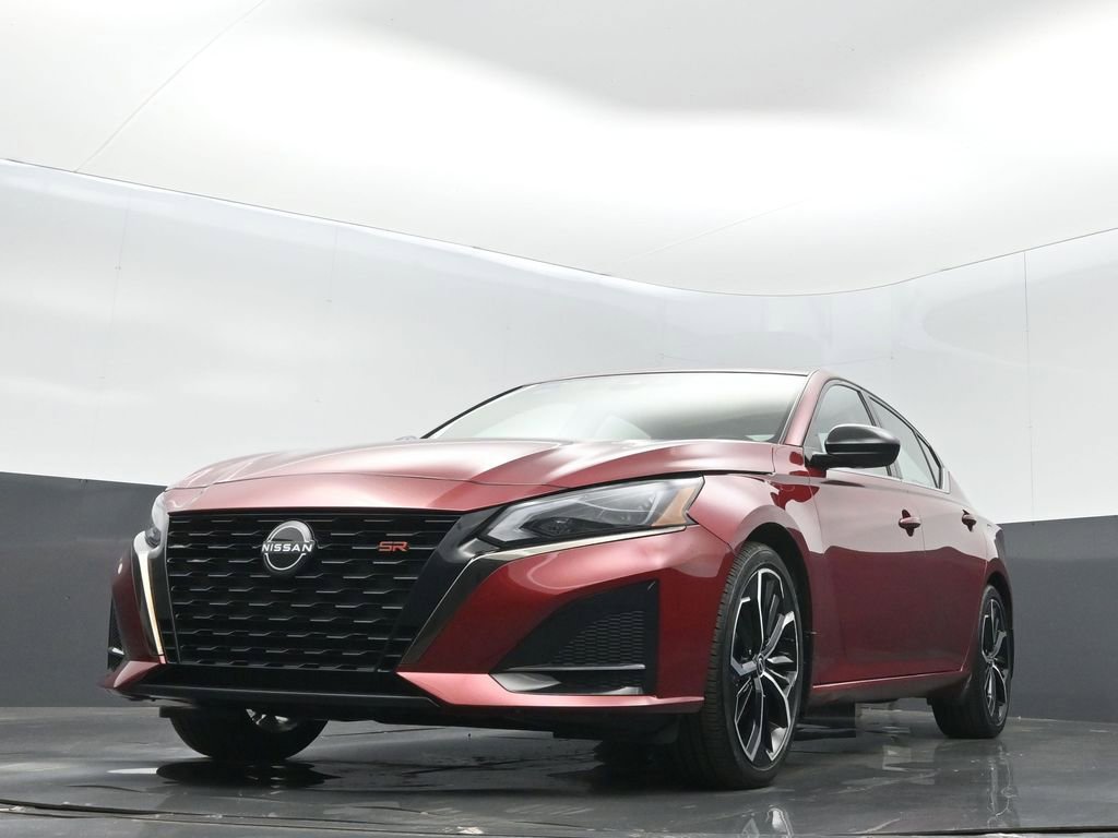 Used 2023 Nissan Altima 2.5 SR w/ SR Premium Package image 8