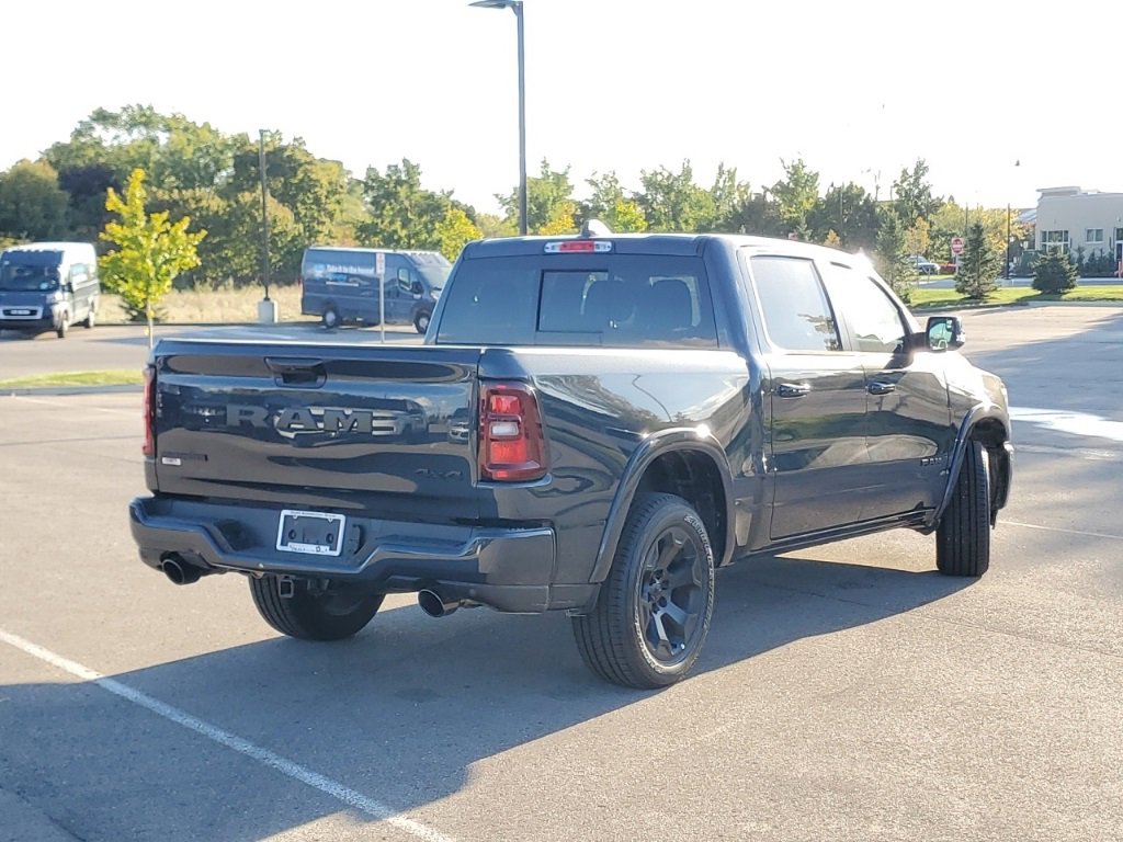 New 2026 RAM 1500 4x4 Crew Cab image 2