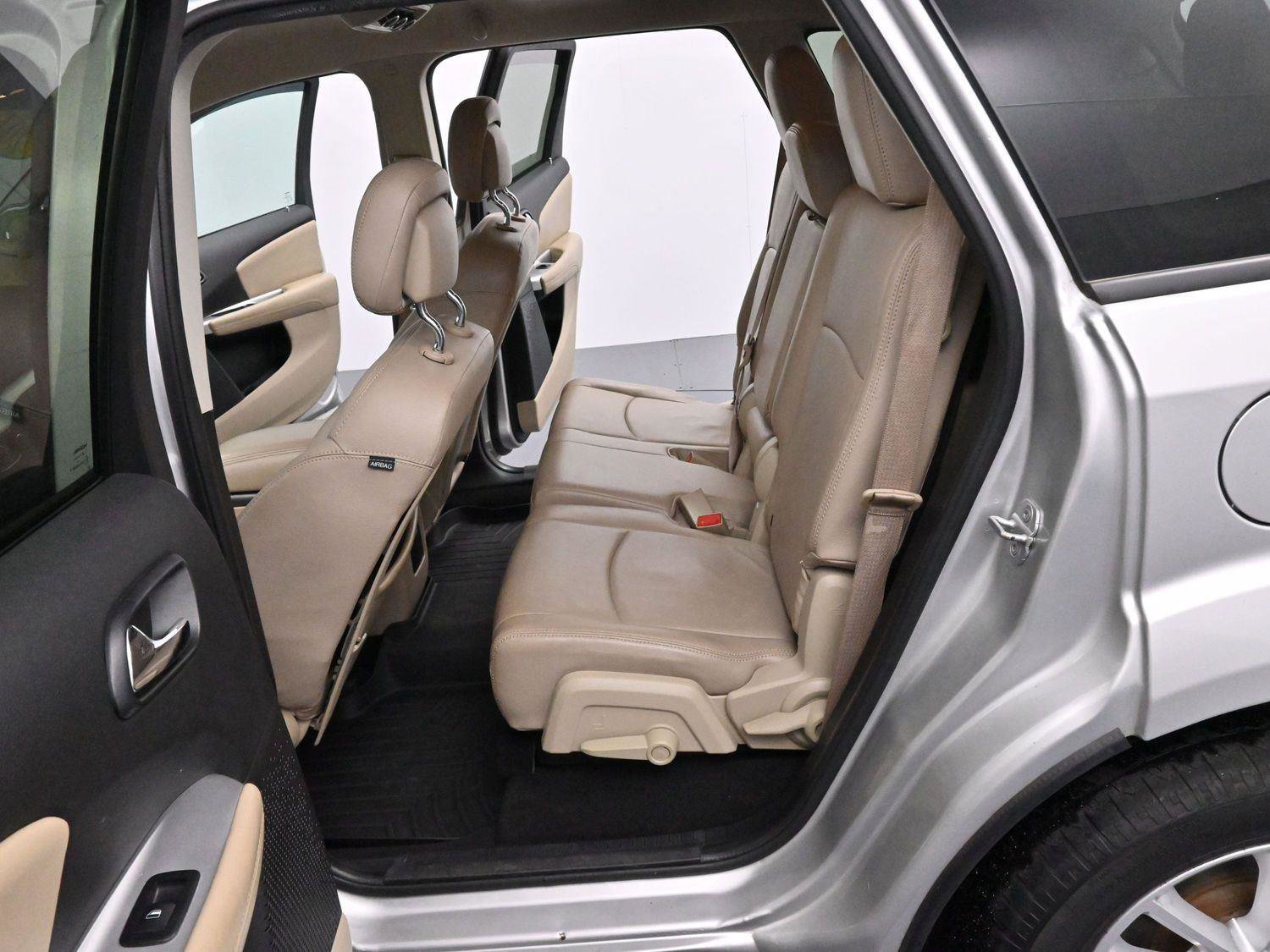 Used 2013 Dodge Journey SXT w/ Flexible Seating Group image 23