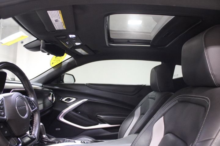 Used 2023 Chevrolet Camaro LT image 3