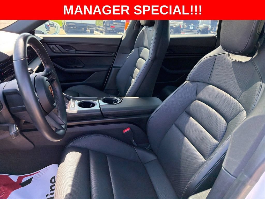 Used 2022 Porsche Taycan RWD image 18