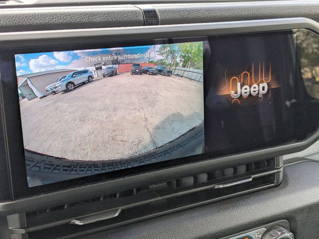 Used 2025 Jeep Wrangler Willys image 21