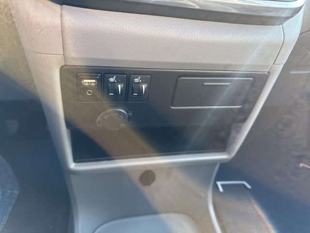 Used 2017 Toyota Sienna XLE w/ XLE Navigation Package FWD image 15