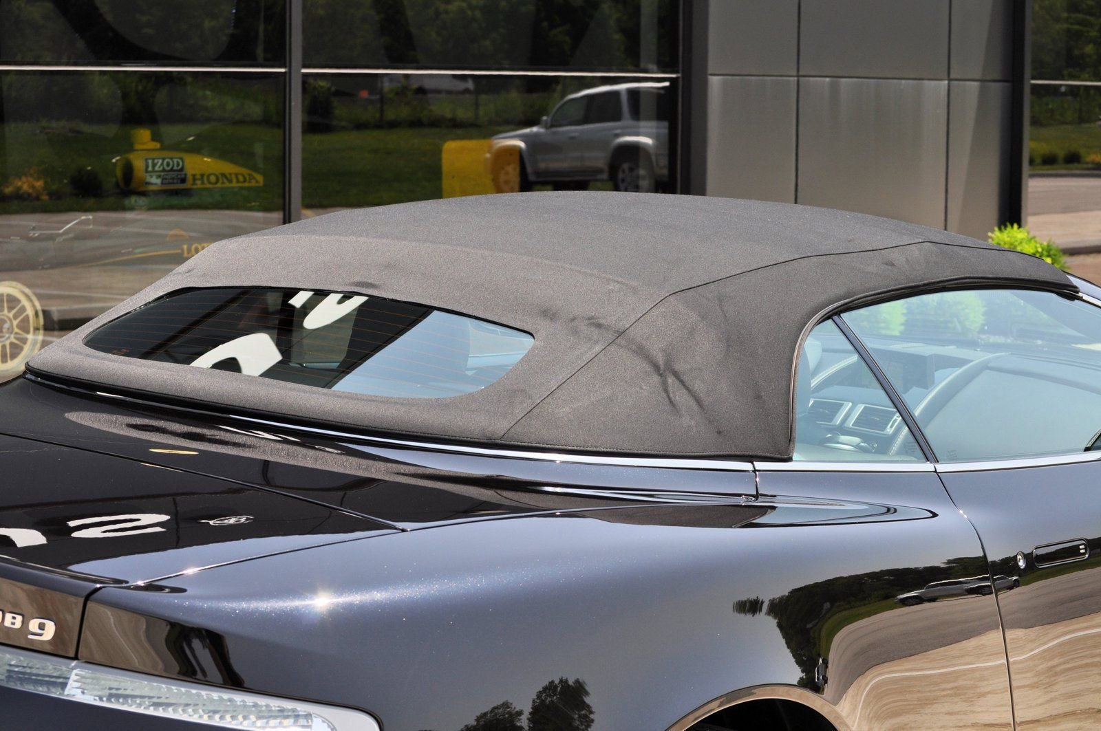 Used 2012 Aston Martin DB9 Volante image 28