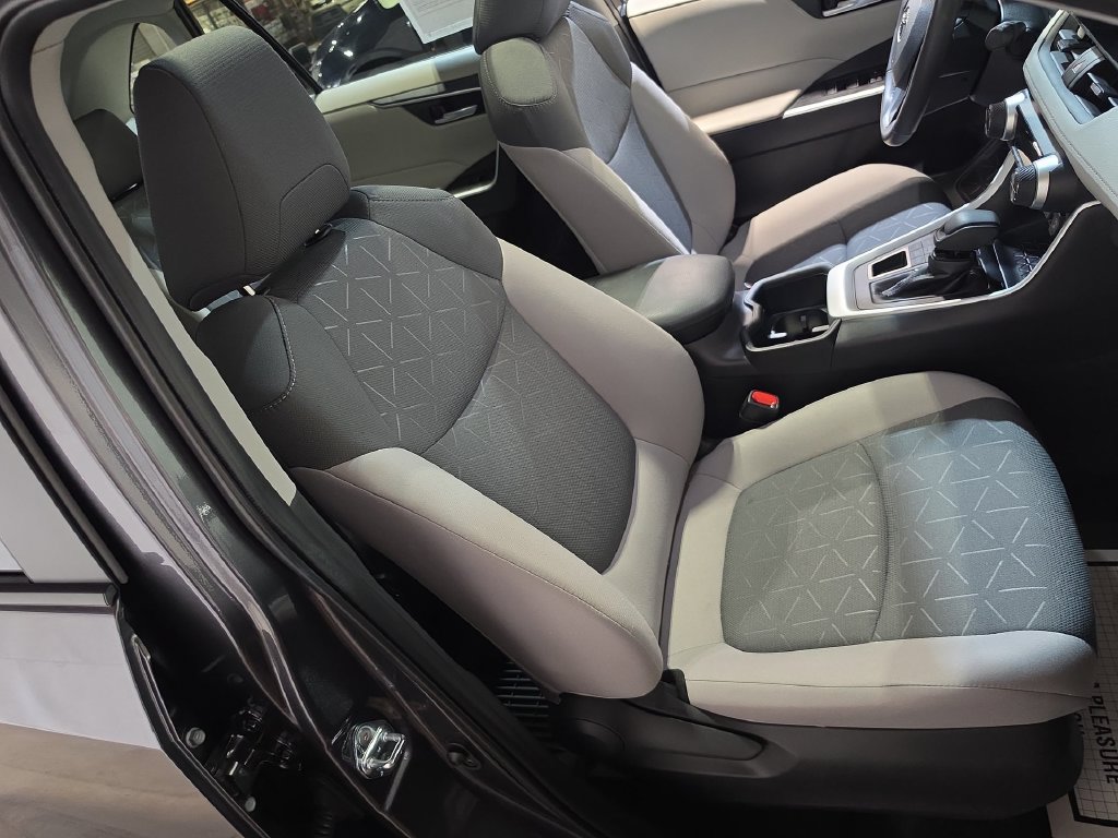 Used 2025 Toyota RAV4 XLE w/ Convenience Package AWD/4WD image 26