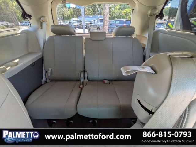 Used 2016 Toyota Sienna XLE FWD image 14