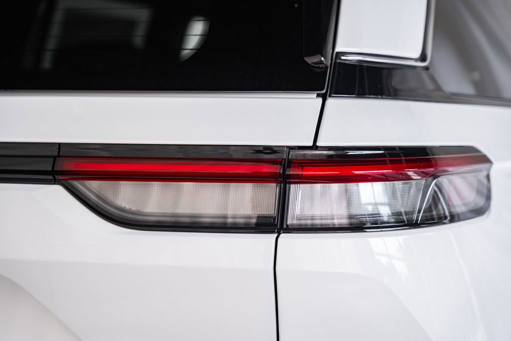 New 2025 Jeep Grand Cherokee Laredo X w/ Luxury Tech Group I image 6