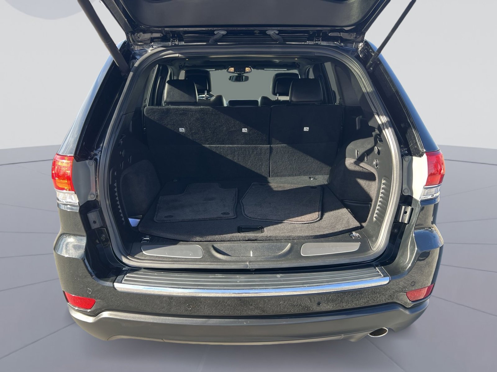 Used 2019 Jeep Grand Cherokee Limited image 26