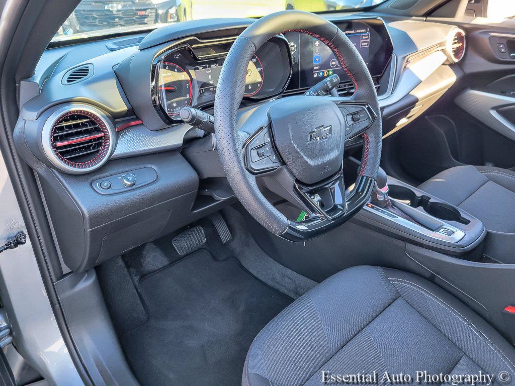 Used 2026 Chevrolet Trax RS w/ Sunroof Package FWD image 13