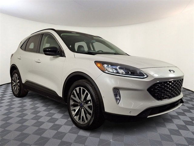 Used 2020 Ford Escape Titanium image 1