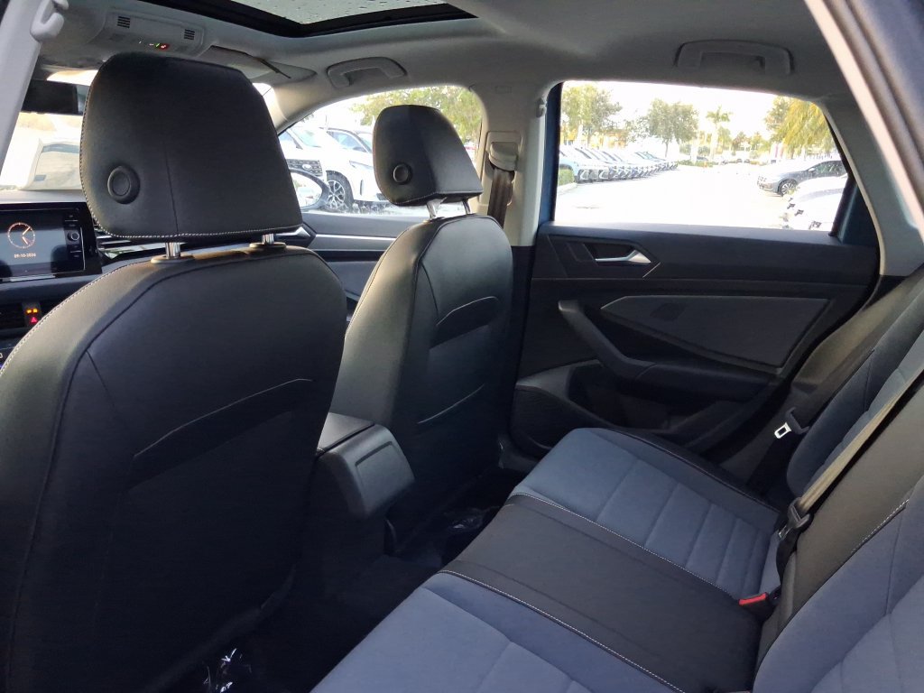 New 2026 Volkswagen Jetta SE FWD image 5