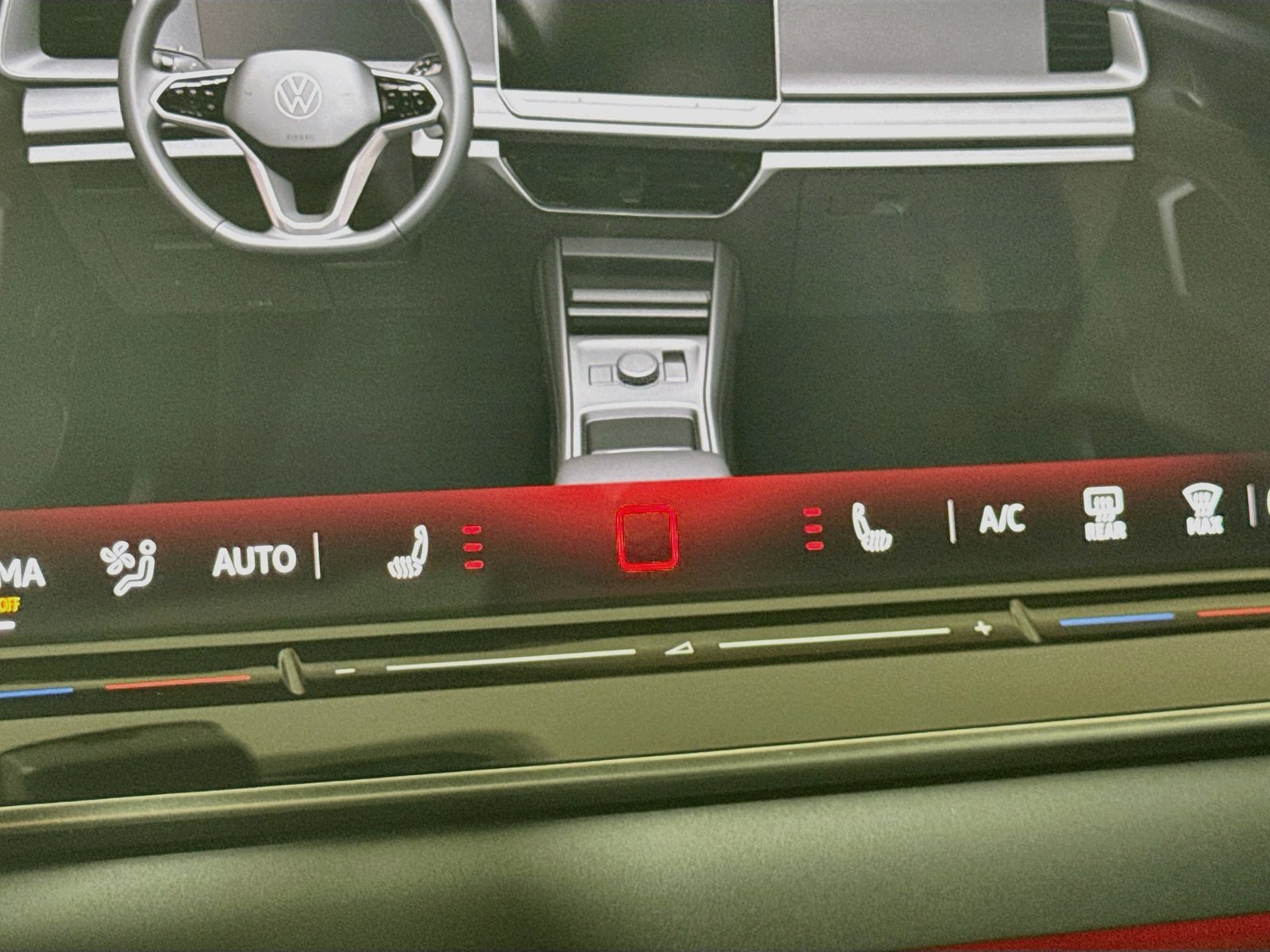 Certified 2025 Volkswagen Tiguan SE R-Line AWD/4WD image 19