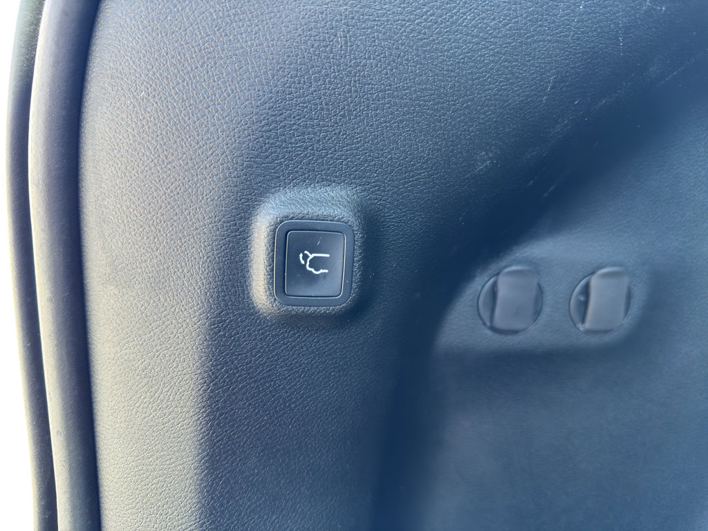 Used 2023 Jeep Cherokee Altitude Lux image 8